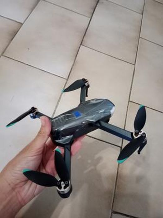 AIJAE Drone caméra avec caméra sans balais RC avec caméra à cardan  stabilisé à 3 axes 12 Mp 4K HD Quadricoptère, suiveur intelligent, vol à  point fixe (blanc) : : Jeux et Jouets