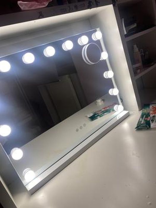 LUXFURNI Miroir de courtoisie avec lumières de maquillage, grand miroir lumineux Hollywood avec 18 ampoules LED à fixer au mur (66 x 53,3 cm, marron rustique