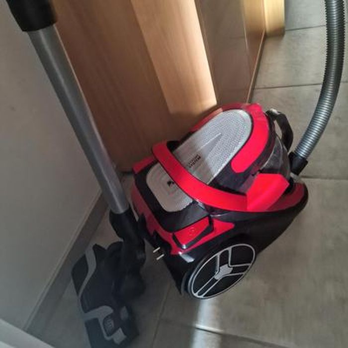 ROWENTA Aspirateur sans sac Performant Silencieux Bac 2 5 L