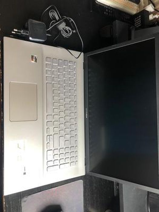PC Portable ASUS VivoBook 17 S712  17,3'' HD+ - Radeon RX Vega 10 - AMD  Ryzen 7 3700U - RAM 16Go - 512Go SSD - Win 11 - Cdiscount Informatique