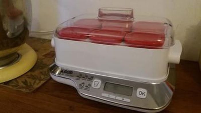 Coffret de 6 pots avec égoutoir Delices Box pour yaourtière SEB XF100501 -  Rouge - Cdiscount Electroménager