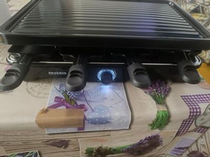 Appareil À Raclette Pour 8 Personnes, Avec Plaque De Cuisson Et Plaque