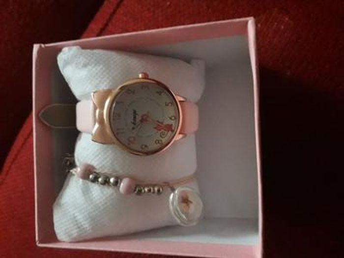 Montre Enfant Fille UKCOCO - Design Chat Mignon, Bracelet Cuir, Étanche Quartz Analogique