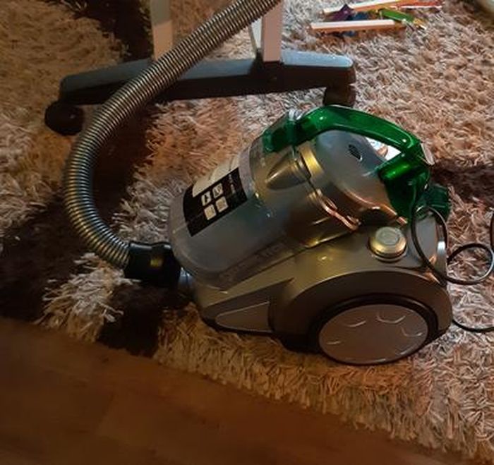 SINGER Aspirateur traineau cyclone SVCT 4020 Sans sac Eco