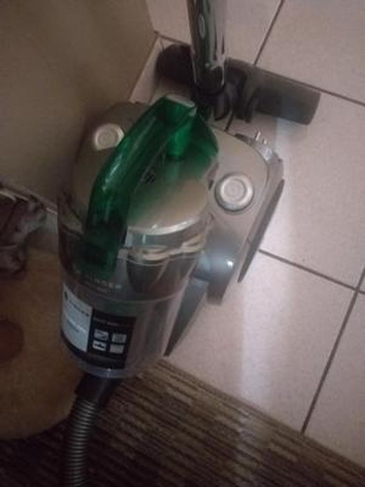 SINGER Aspirateur traineau cyclone SVCT 4020 Sans sac Eco
