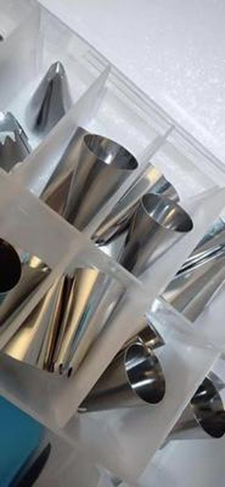 Set De Poches à Douille – 10 Douilles Inox + 2 Poches Réutilisables – Décoration Gâteaux Et Biscuits