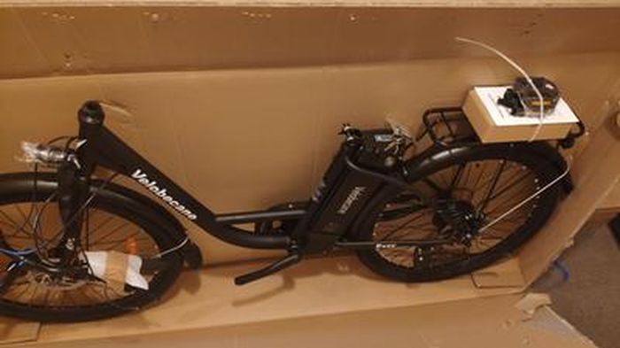 Velo electrique 26 VELOBECANE 7 vitesses Freins a disque autonomie 40km Noir Cdiscount Sport