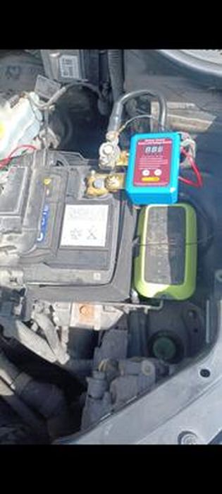 Coupe Circuit Batterie 12V 240A Avec 2 Télécommandes - Interrupteur Automatique Voiture Bateau Camion