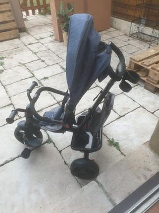 LIONELO Haari Tricycle bébé évolutif Jusqu'à 25 Kg Siège