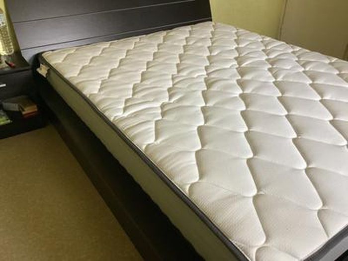 Surmatelas Mémoire De Forme 140x190cm - Épaisseur 7,5cm - Housse Lavable - Certifié Oeko-Tex - Antidérapant