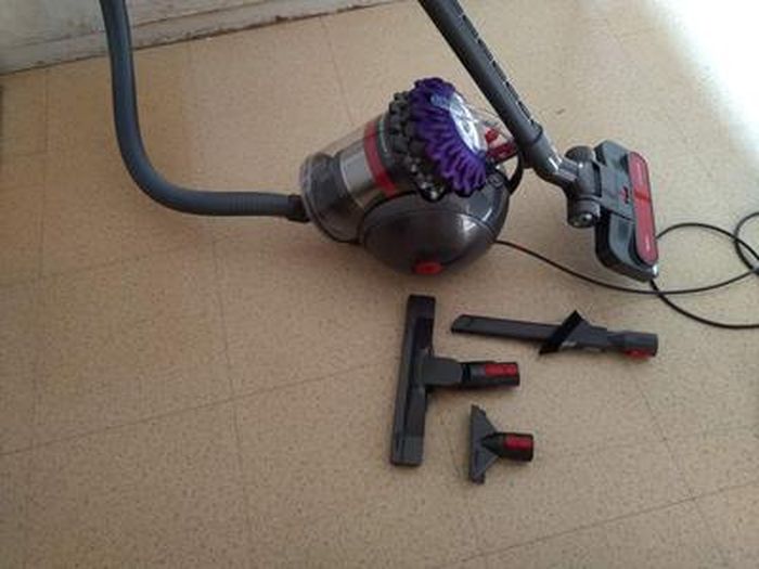 DYSON BIG BALL PARQUET 2 - Aspirateur traineau sans sac - 600W - brosse  pneumatique 180 ° - poignée 360° - Technologie Cyclones 2 - Cdiscount  Electroménager