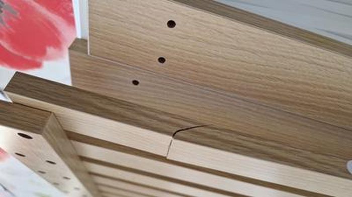 Tête De Lit Suspendue En Lattes AVA 240 Cm Avec Chevets Tiroir Facon Bois Clair Et Blanc