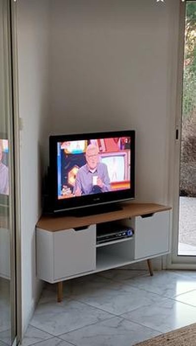 Meuble TV d'angle - BAÏTA - Gamme LYNA - Noir et effet chêne - L 115 x P 55  x H 53,5 cm - Cdiscount Maison