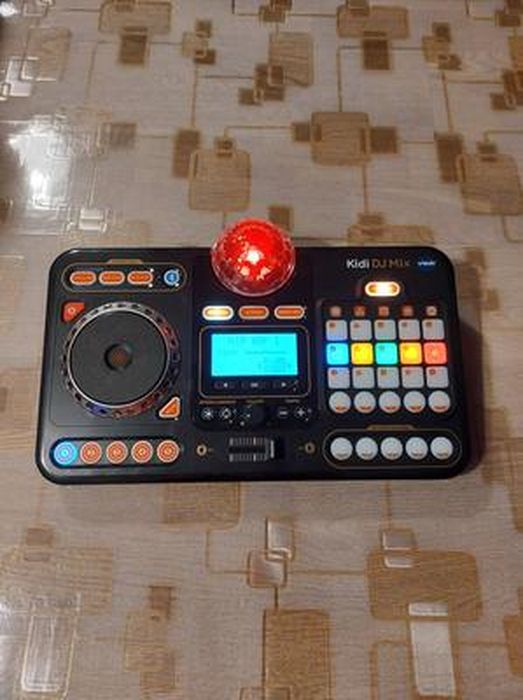 VTech – Kidi DJ Mix, Platine DJ Enfant, Enceinte Bluetooth, Table de mixage  – Dès 6 Ans – Version FR