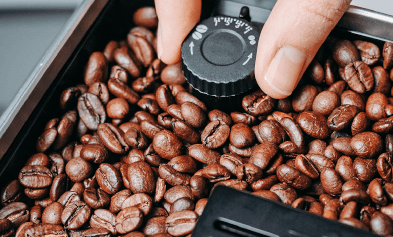 Comment bien choisir sa machine à café avec broyeur ?