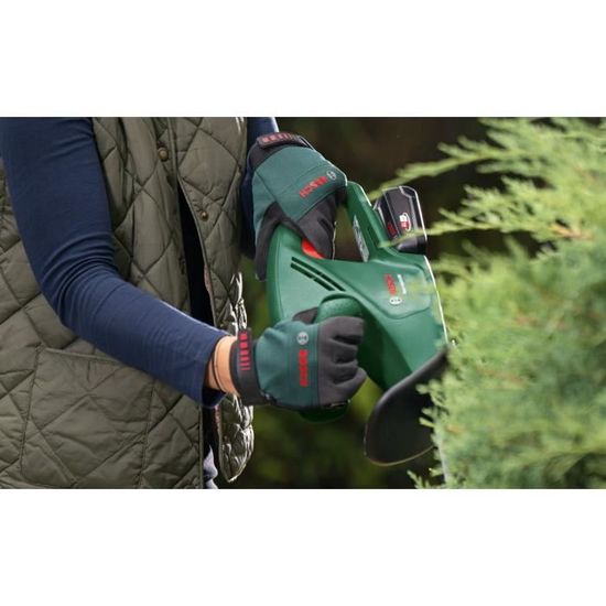 Taille-haie Telescopique Sans Fil Bosch UniversalHedgePole 18 - Avec Batterie 18V 2,5Ah Et Chargeur - Lame 43cm