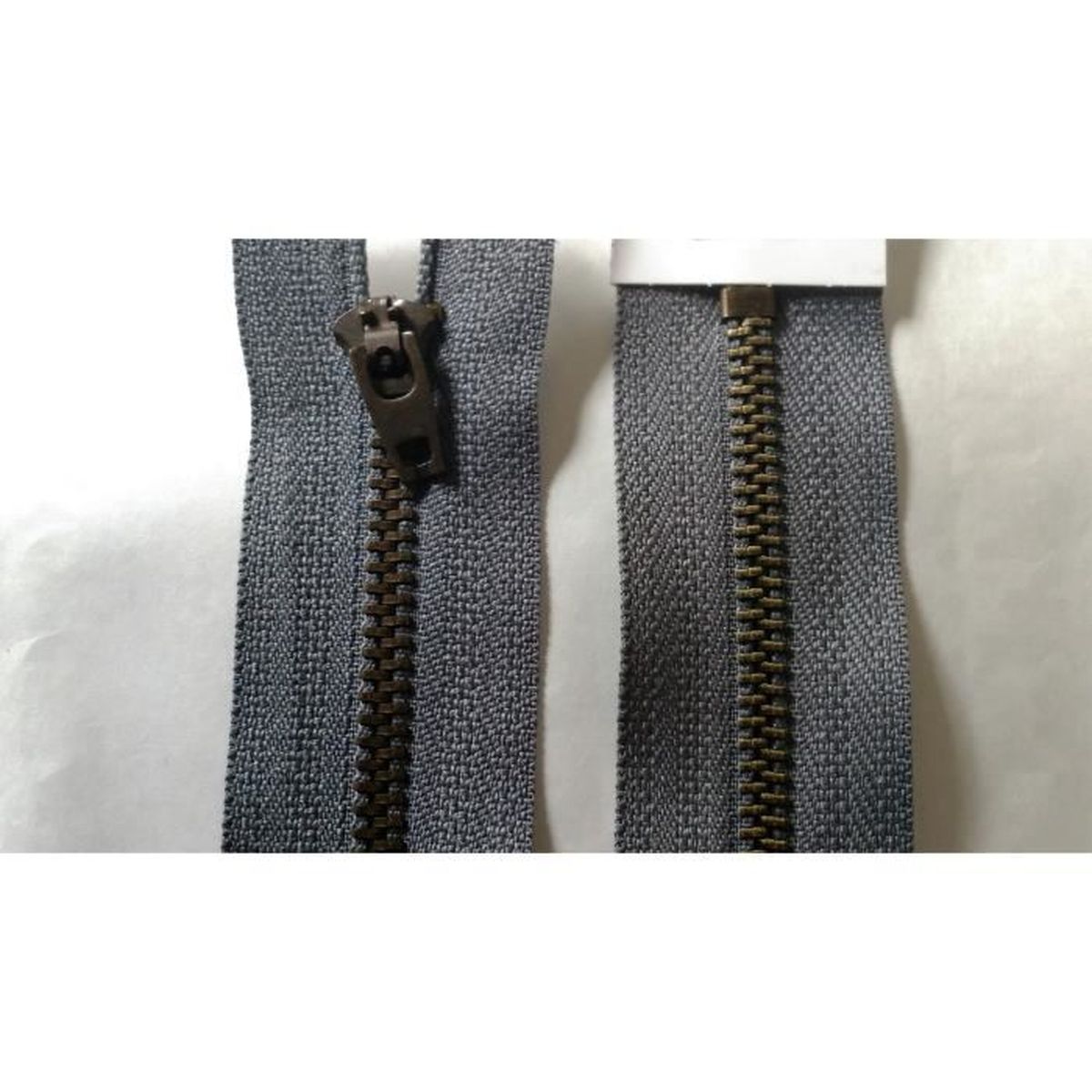 Zip// Fermeture éclair simple non séparable de 30 cm Couleur Grise