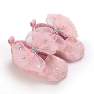 chaussures premiers pas en cuir motif papillons rose chaussures de parc bebe