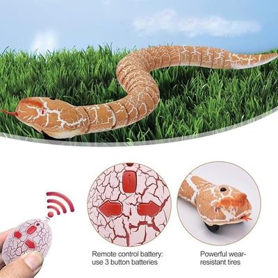 Foreverup Serpent Télécommandé – Cobra Réaliste Avec Queue Qui Remue Et Langue Rétractable – Chargement USB, Portée 15 M – Cadeau Enfant Et Animal