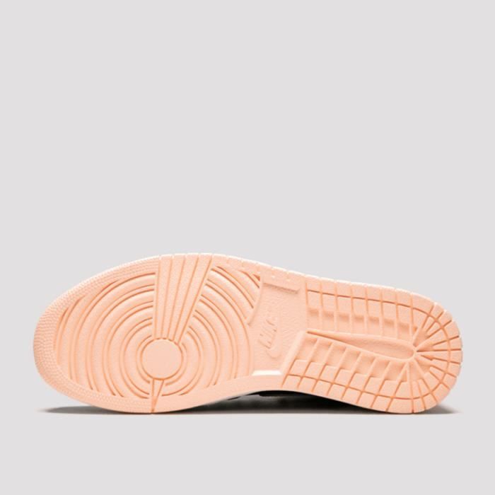 Jordan 1 hotsell crimson tint femme