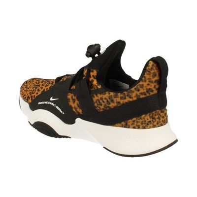 wmns nike superrep groove