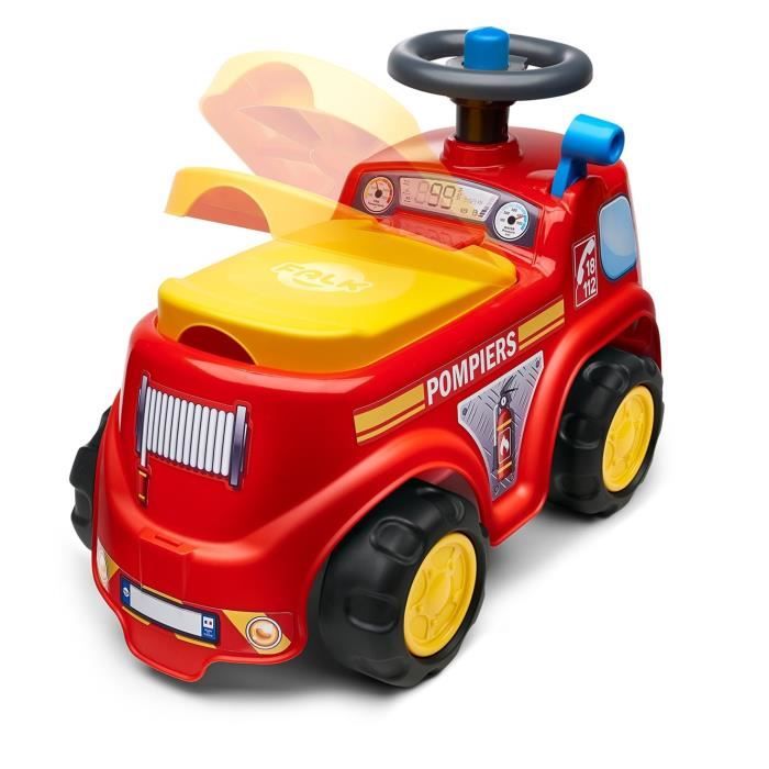 Auto Plus au volant d'un camion de pompier 