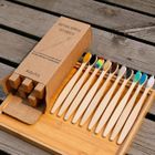 Brosse à dents - SHOP-STORY - Bambou et Charbon - Anti Bactéries - Biodégradable - Couleur aléatoire