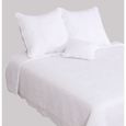Jete de lit blanc