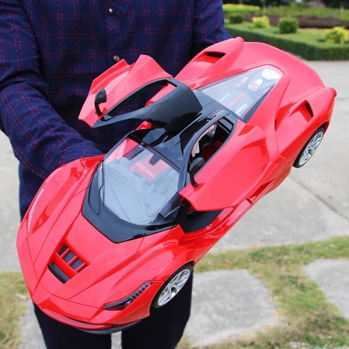 Voiture télécommandée volant 2025