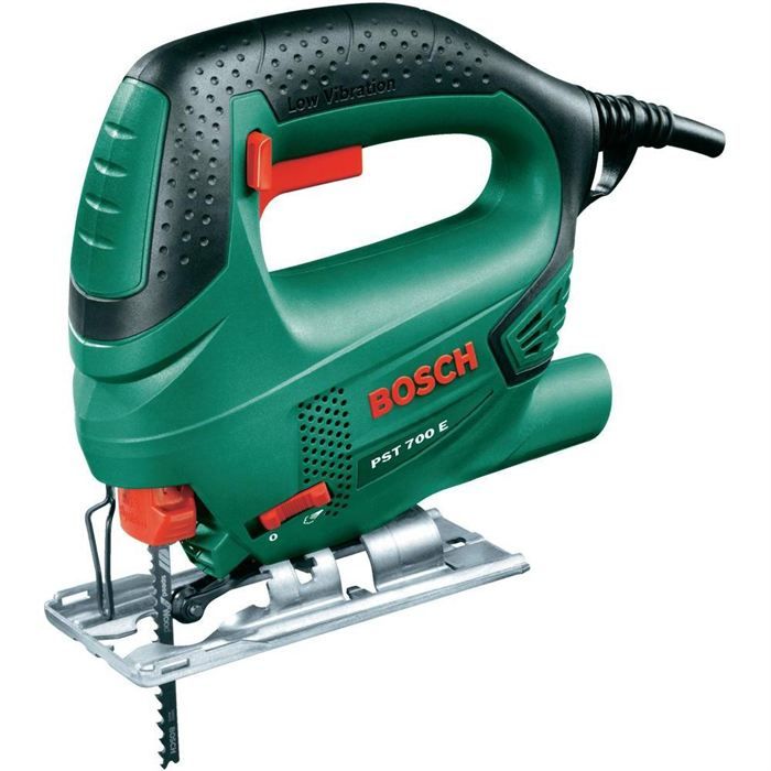 Scie sauteuse BOSCH PST 700 E - Hauteur de coupe 70mm - Garantie 1 an Scie sauteuse BOSCH PST 700 E - Hauteur de coupe 70mm - Garantie 1 an