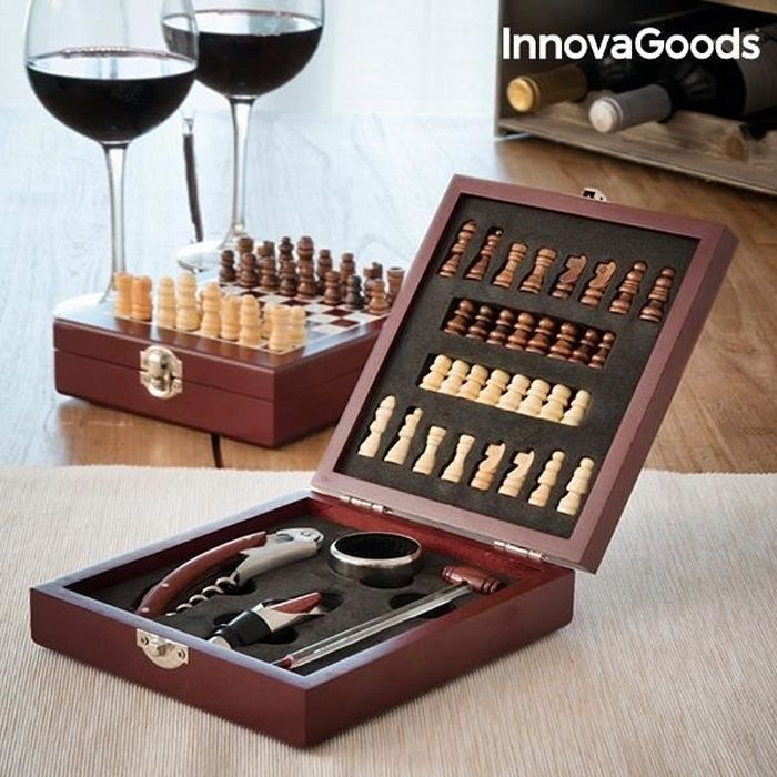 coffret accessoire vin en bois avec jeu d'échecs : tire bouchon, thermomètre, bec verseur,  bague anti gouttes et 32 pièces d’échecs