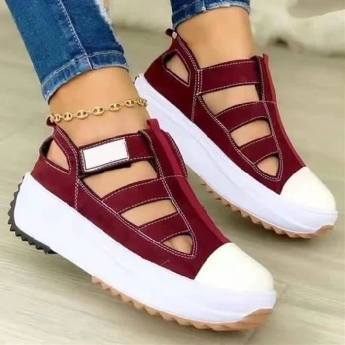 Chaussure ouverte rouge sale