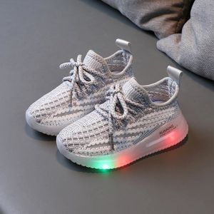 Chaussure led adidas outlet