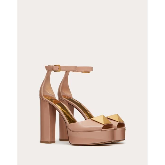 escarpin clouté style valentino