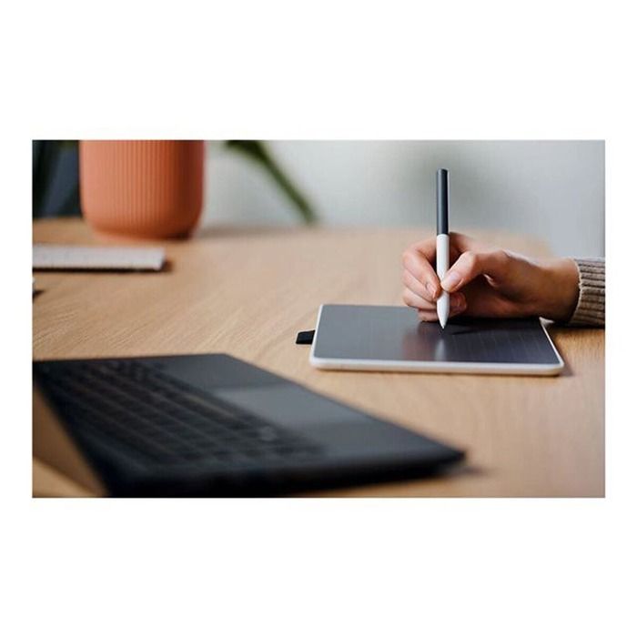 Tablette graphique - Wacom - One Small - 152 x 95 mm - USB-C - Bluetooth 5.1