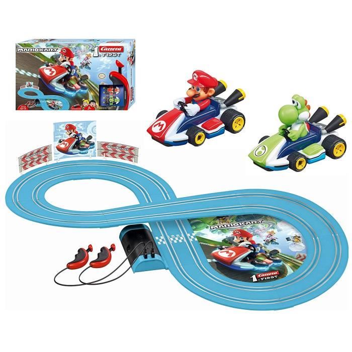 Circuit CARERRA FIRST - Mario Kart™ Nintendo - 2,4 m de piste avec voiture à l'échelle 1:50