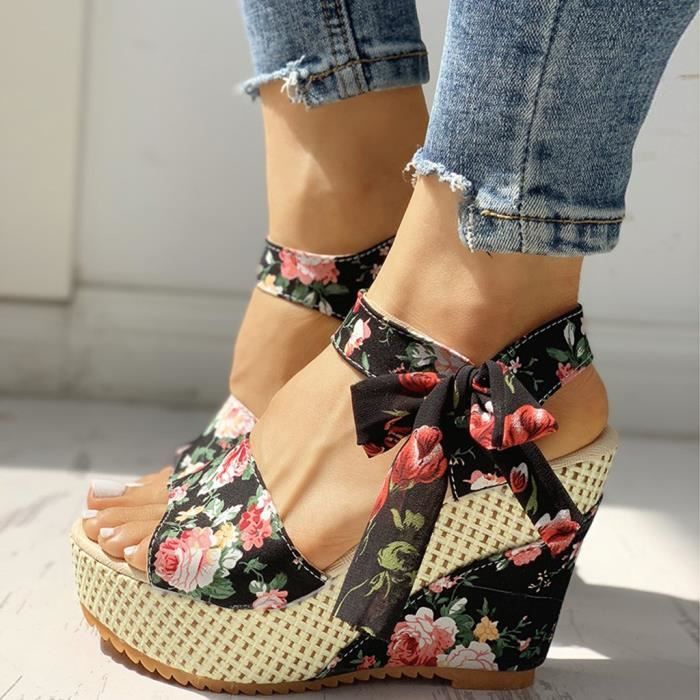 Sandales compensees Femme Marque Xi13746 Talon compense Tige textile Noir