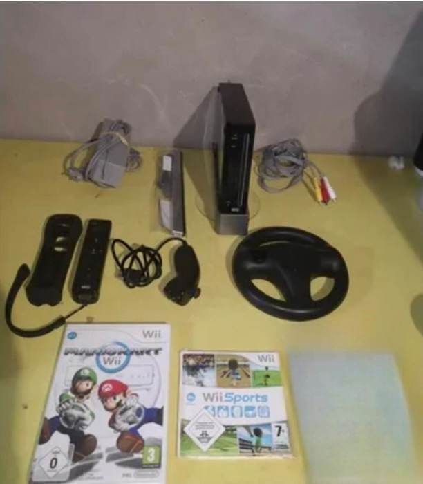 CONSOLE NINTENDO WII + MARIO KART +WII SPORT