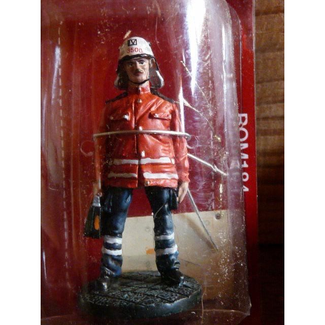plomb DEL PRADO 1/32 POMPIERS / MONDE Tenue de travail sanitaire Allemagne n°184