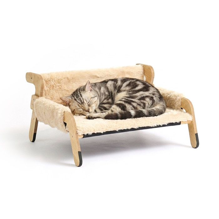 Relaxdays Lit pour chat moelleux fauteuil hamac sur pied beige/nature H x l x P: 28 5 x 53 x 45 5 cm couchage en pin