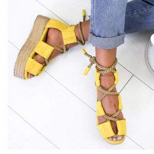 chaussures compensées jaune