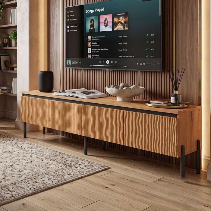 Meuble TV Lowboard 180x35cm Bois Naturel  4 Portes à Motif Ondulé  Grand Rangement Fermé avec Passe-Câbles  Pieds en Métal