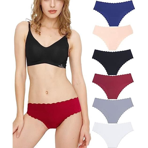 Femme sans sales sous vêtements
