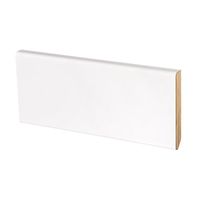 Plinthe carrée en bois. Laqué blanc, 80 x 13 x 2400 mm, produit en Italie, certifié PEFC, prix par paquet de 10 pièces x 2,4 m