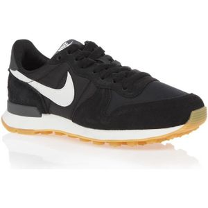 nike internationalist size 4