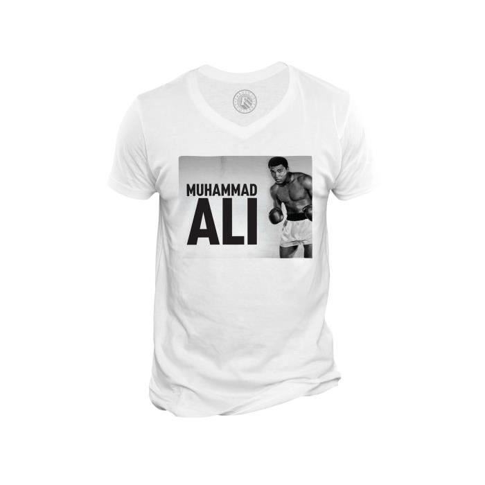 T-shirt Homme Col V Mohamed Ali / Champion de Boxe / Photo Noir et Blanc