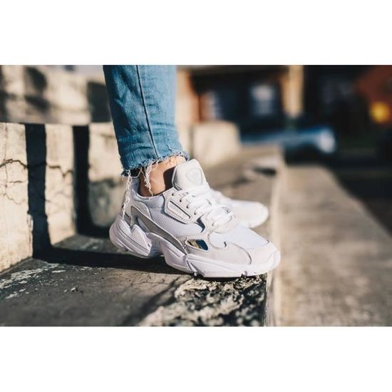 BASKET ADIDAS FALCON W B28128 Blanc - Cdiscount Sport