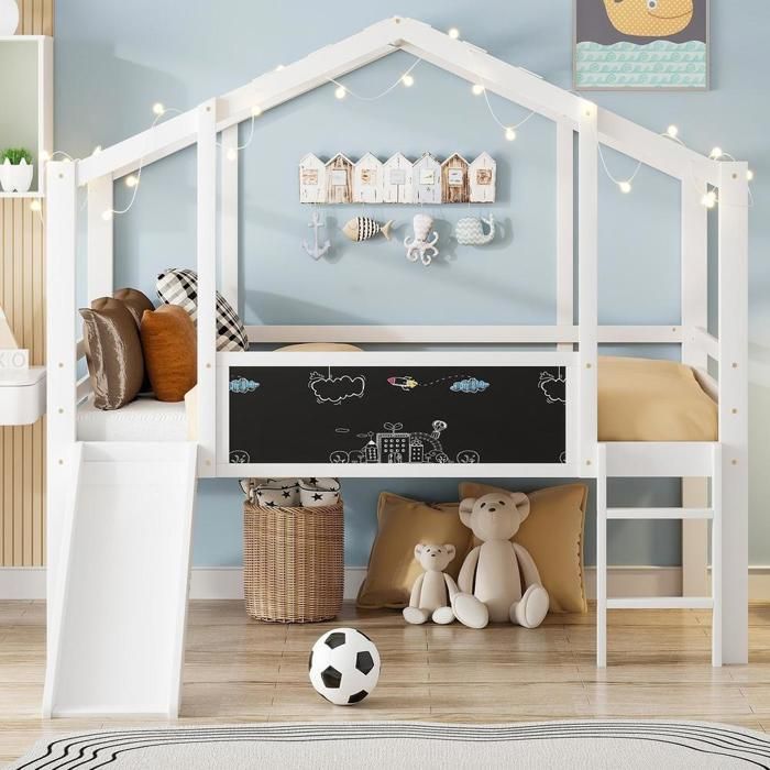 Lit cabane enfant - KOMHTOM - 90x200 cm - Bois massif - Glissoire - Tableau noir