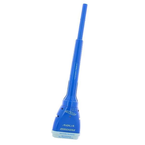balai aspirateur piscine