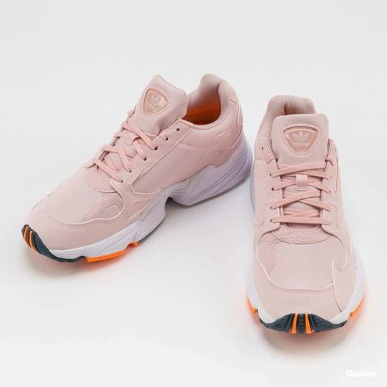Falcon adidas femme shop noir et rose